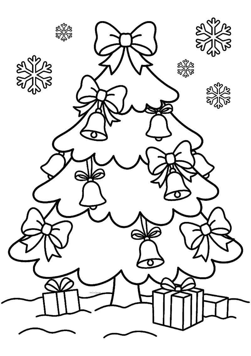 Kerstboom versierd met grote strikken en hangende klokken aan elke tak.